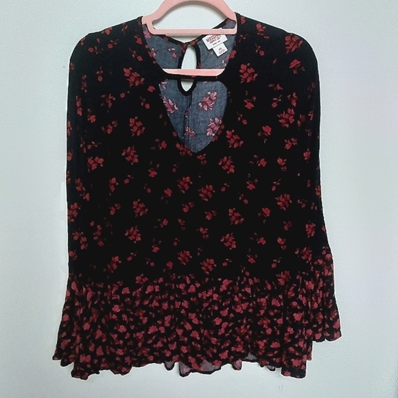 Mossimo Black and Red Floral Bell Sleeve Blouse Size XS - Picture 1 of 9